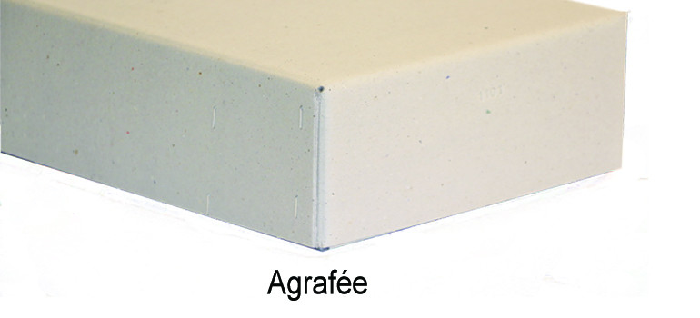 boîte grise agrafée